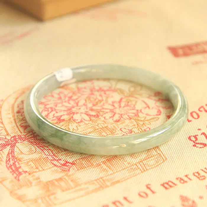 Green jade waxy geometric bracelet with manual craftsmanship and adjustable sizing