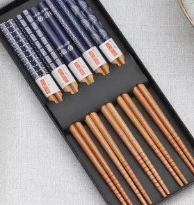 Japanese pattern bamboo chopsticks set with five pairs in gift box packaging