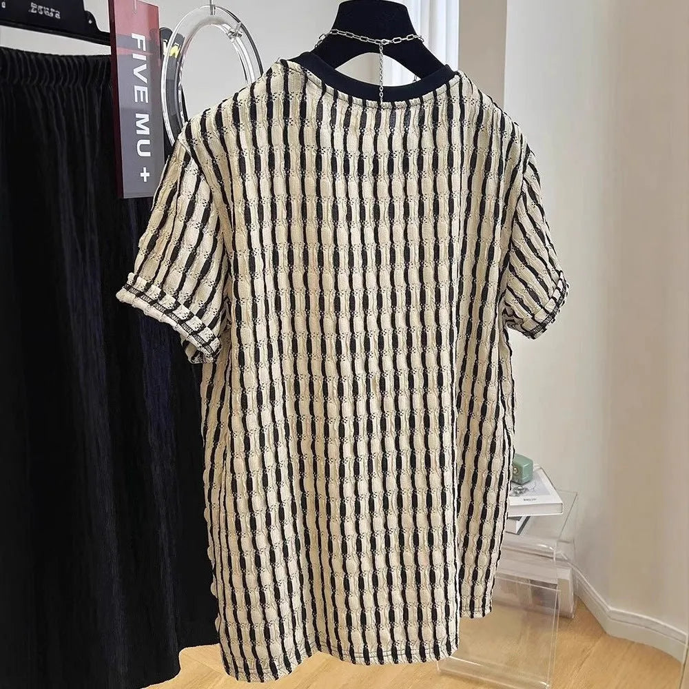 Men's black striped loose fit short sleeve shirt in silk linen fabric on size chart