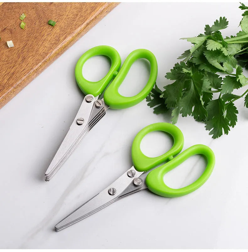 Multi-layer green onion scissors in stainless steel, 13.5 cm long, V-shaped blades in green, 3 or 5 layers