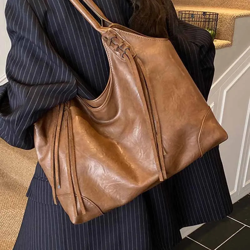 Large capacity PU tote bag for women in black, brown or coffee with sandwich pocket and phone bag