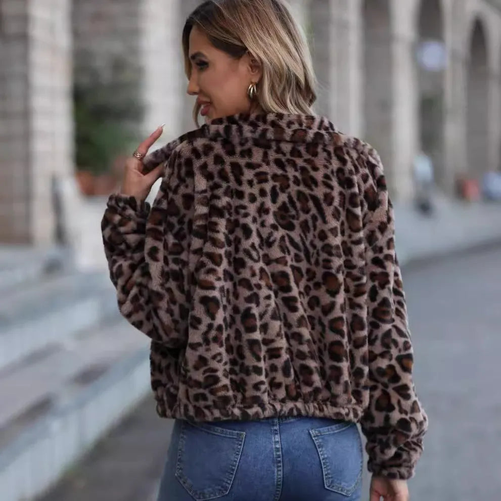 Women's loose leopard print plush coat with zipper front and raglan sleeves for autumn winter wear