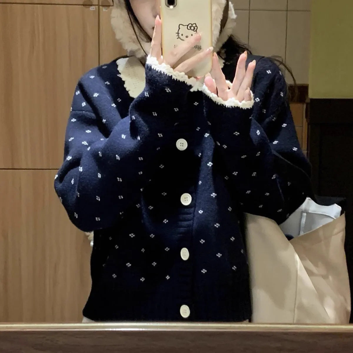 Retro Peter Pan collar knitted cardigan in floral pattern with button front