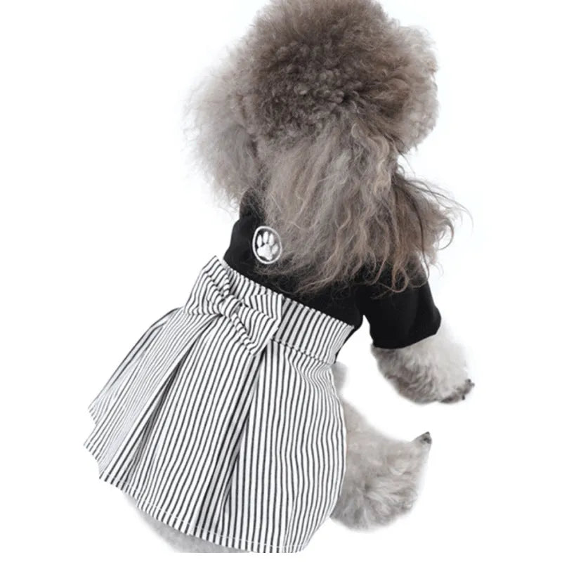 Cotton poodle dog clothes in four-legged pants and skirt styles for spring and autumn wear