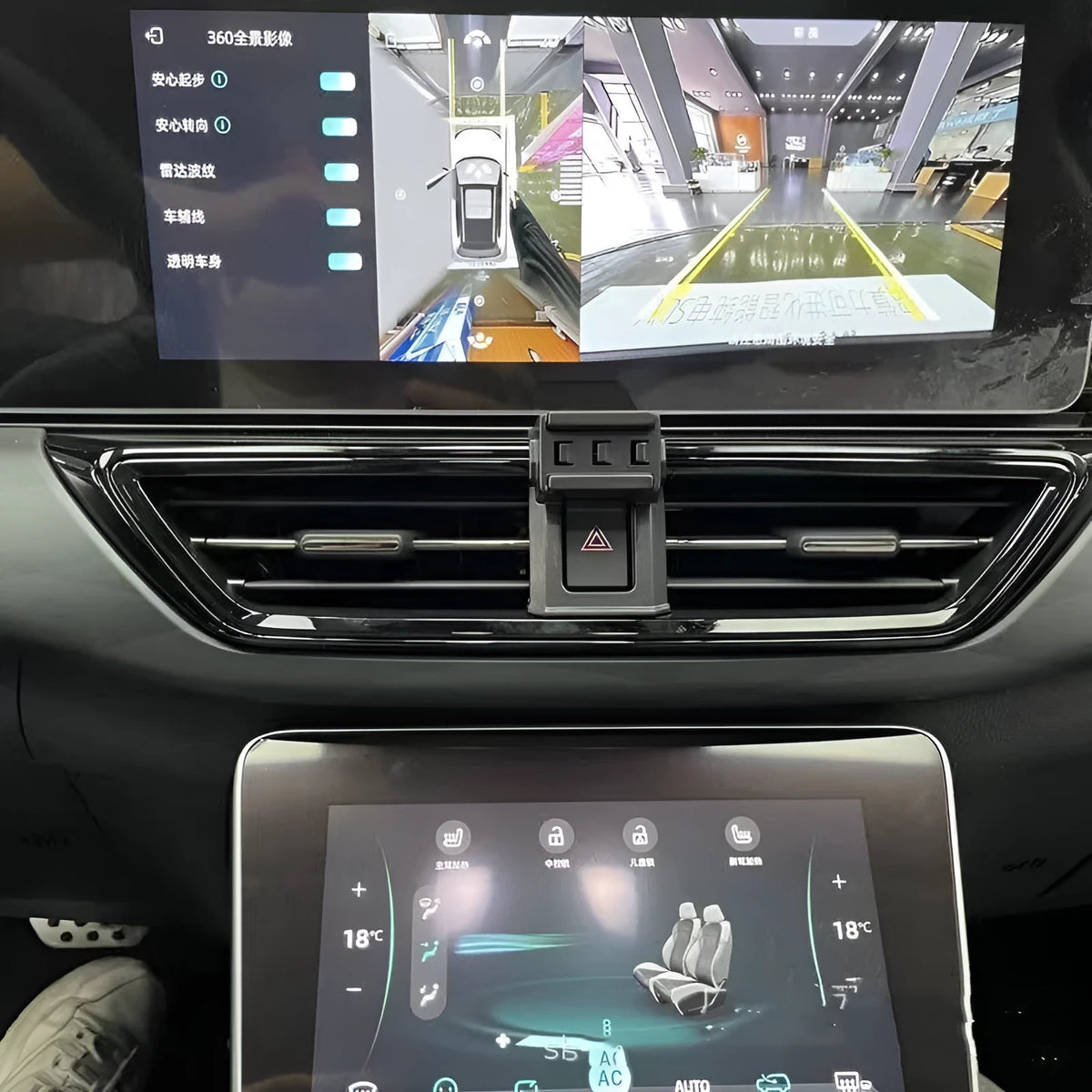 GOODWAY car dashboard mobile phone holder with 360-degree rotation bracket for specific vehicle models