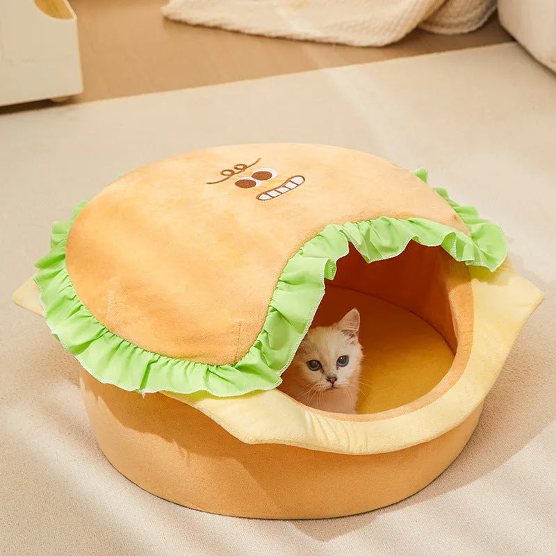 Size M disassemblable enclosed cat kennel for winter warmth and all-season use