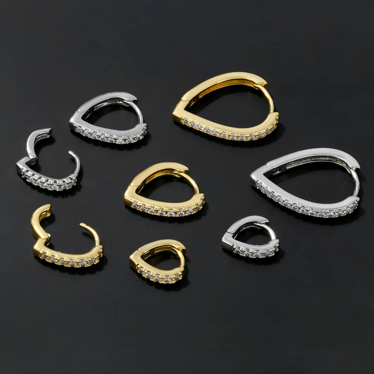 Geometric heart design copper ear clip with electroplated gold or white finish and clip fastening