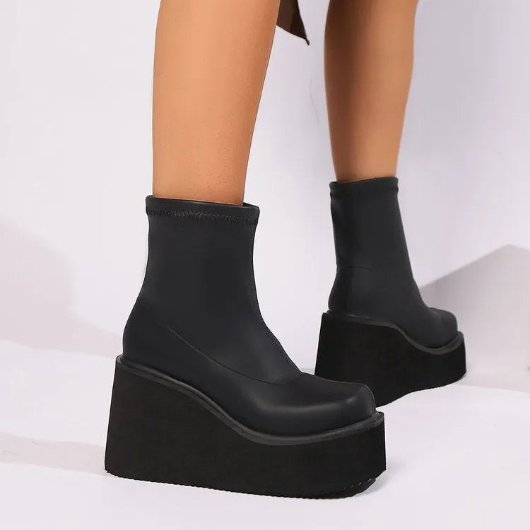 Plus-size women's wedge heel boots with waterproof platform in black leather