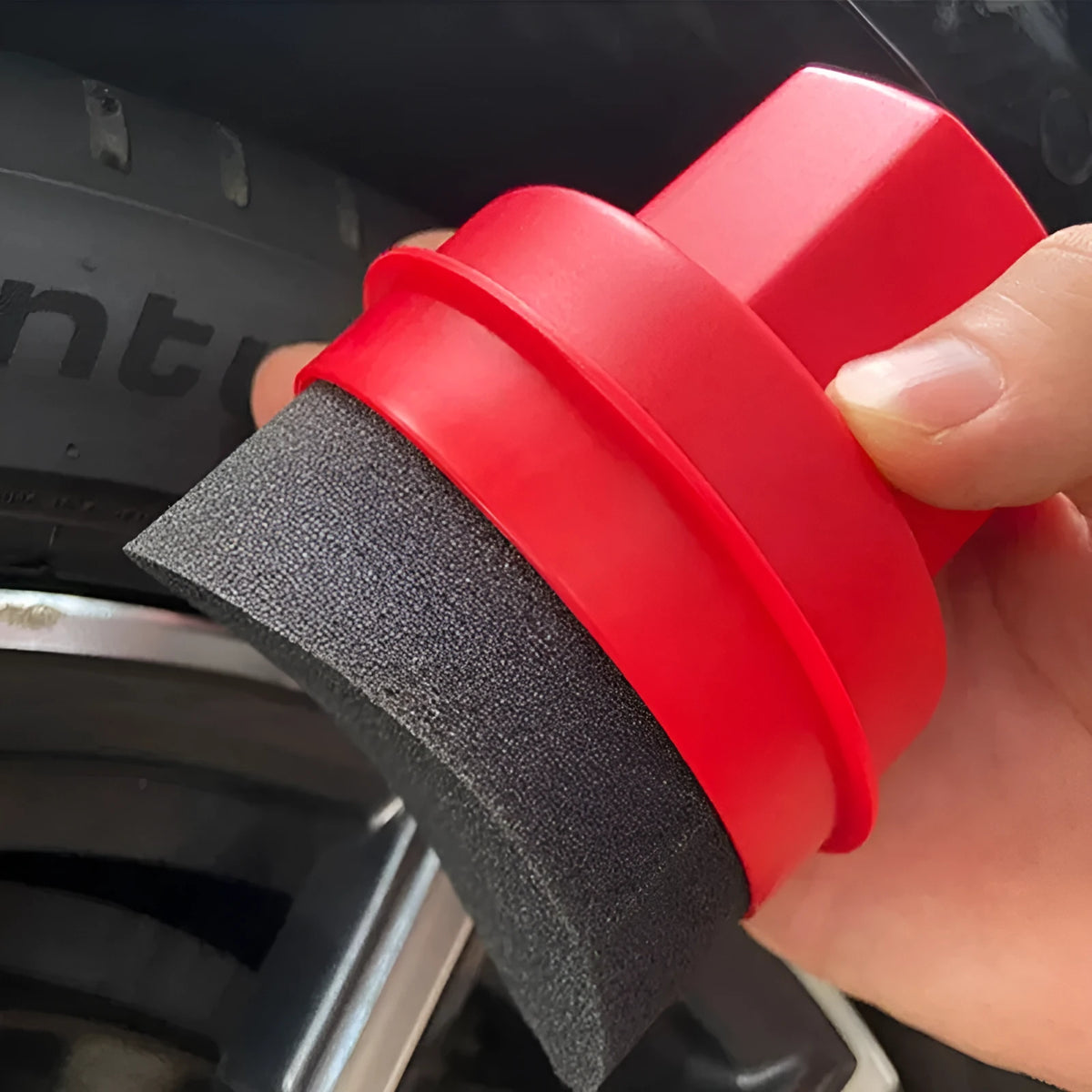 Car tyre polishing sponge brush with lid showing 85x120mm dimensions and four colour-hardness sponge options