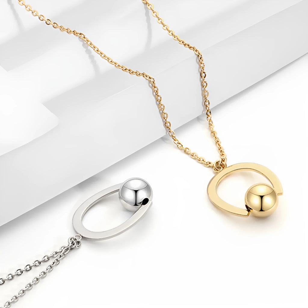 Stainless steel necklace with geometric pendant and adjustable 21-50cm chain