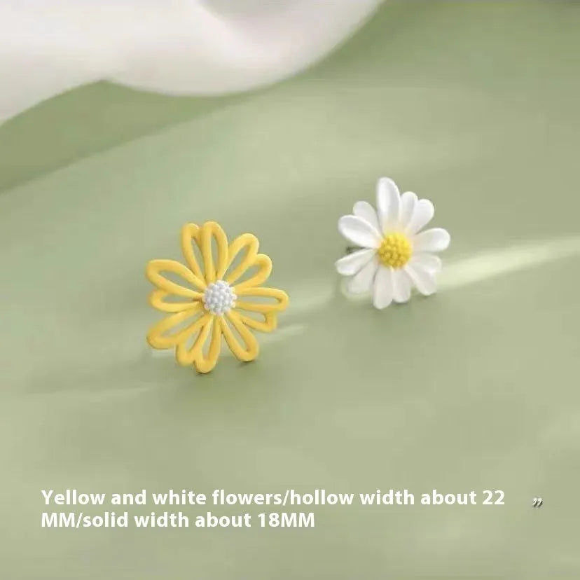Little Summer alloy flower stud earrings in blue and orange, yellow and white, or white and green two-tone colours.