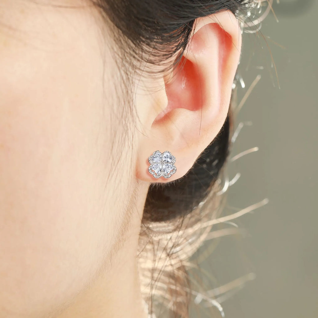 Zeng Yin heart-shaped silver earrings with zircon detail in white gold colour