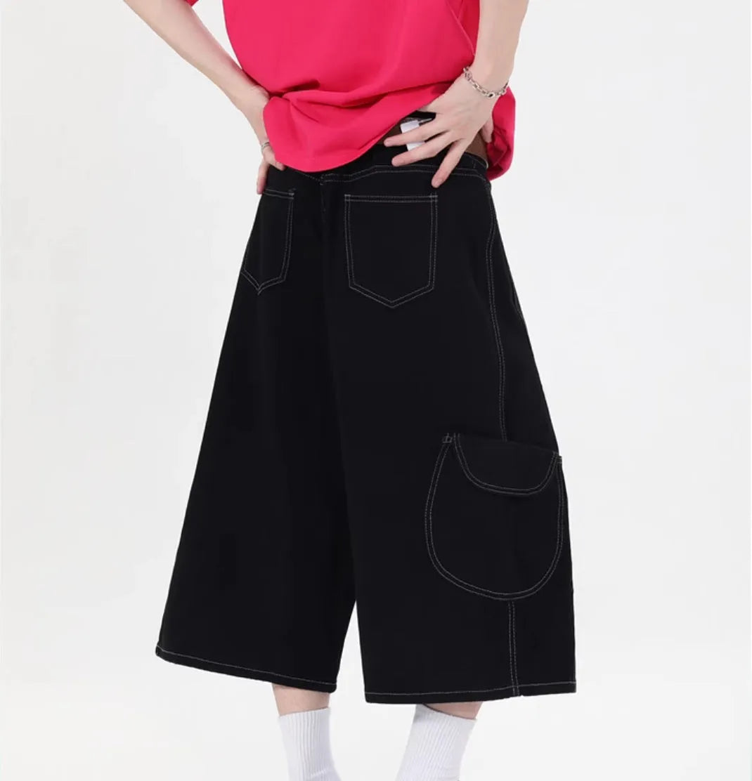 Retro multi-pocket denim workwear shorts in wide leg cropped trousers style