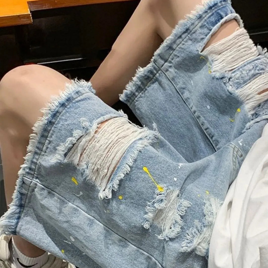 Men's casual water washed hole denim shorts in loose fit street style