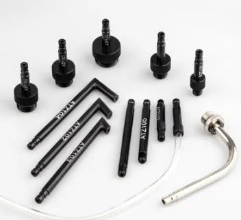 Thirteen-piece manual transmission oil refuelling kit with pump, hose and vehicle connectors