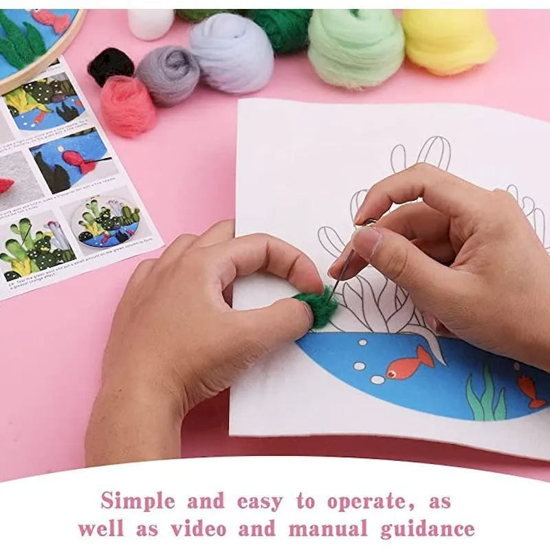 Round linen embroidery kit with wool felt pieces for a 20cm three-dimensional blanket painting project.