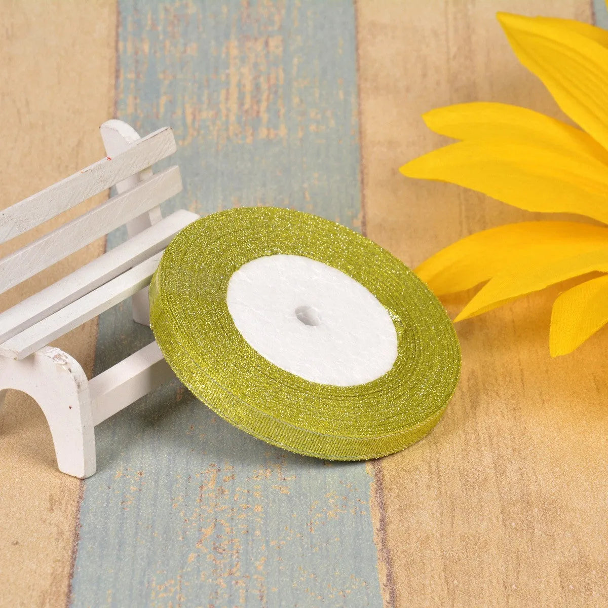 3 points polyester ribbon with colourful green onion pattern and metallic wire accents on 25-yard spool