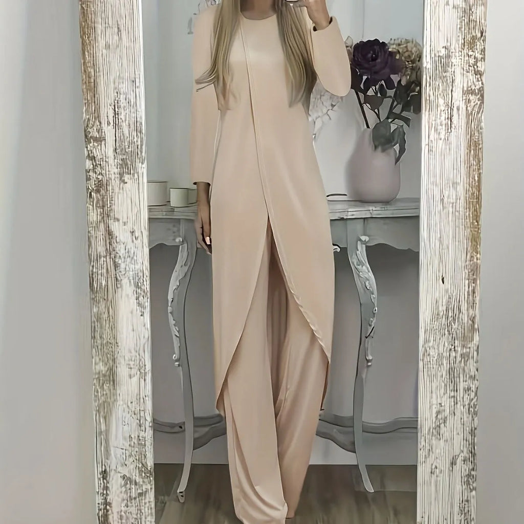 Polyester two-piece lounge set with long sleeves and loose trousers in black