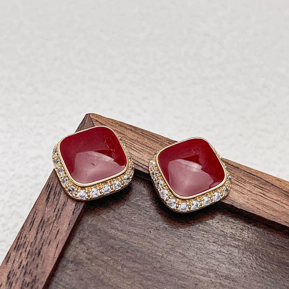 Retro red geometric earrings with square inlaid design on alloy material