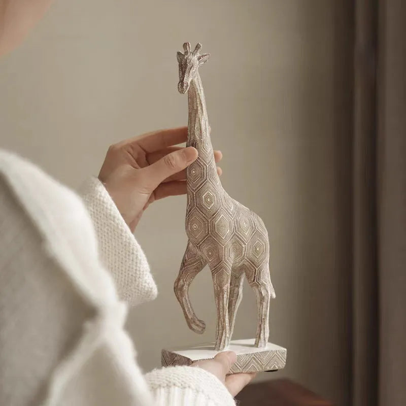 Wood colour giraffe resin decoration sculpture measuring 30.5 cm height