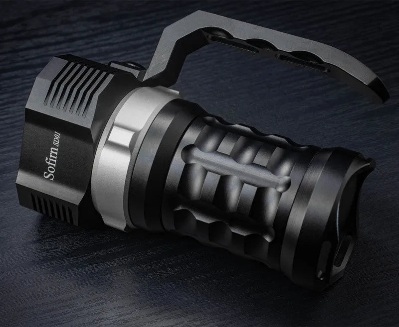 Aluminium alloy super bright diving flashlight with a length of 18cm.
