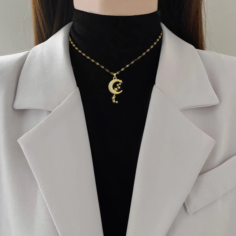 Moon tassel necklace with full diamond effect in stainless steel and copper geometric design