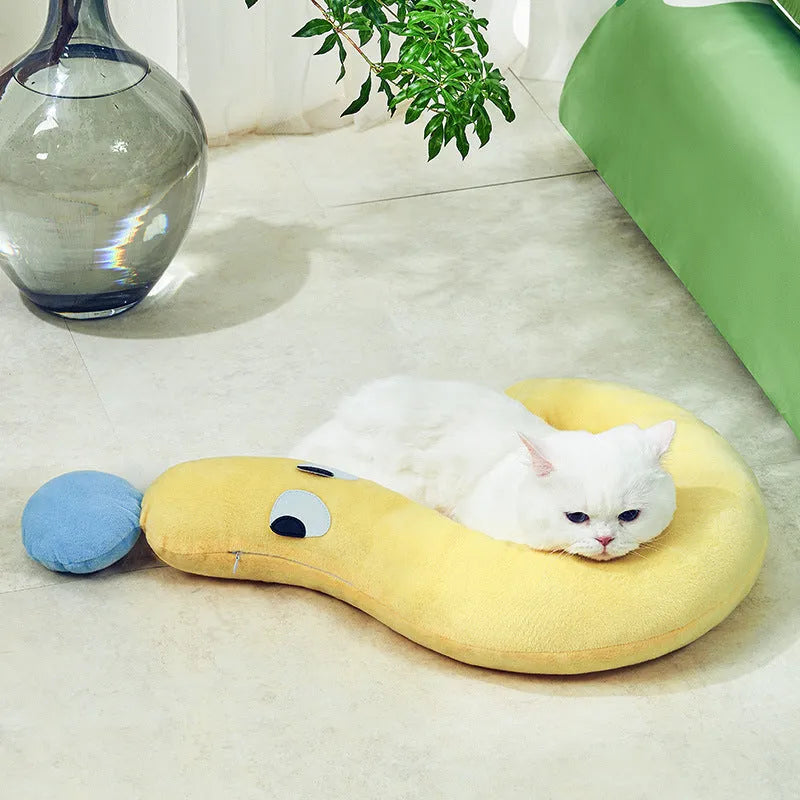 Blue rectangular pet sleeping pad measuring 62 by 39 centimetres for cats and dogs