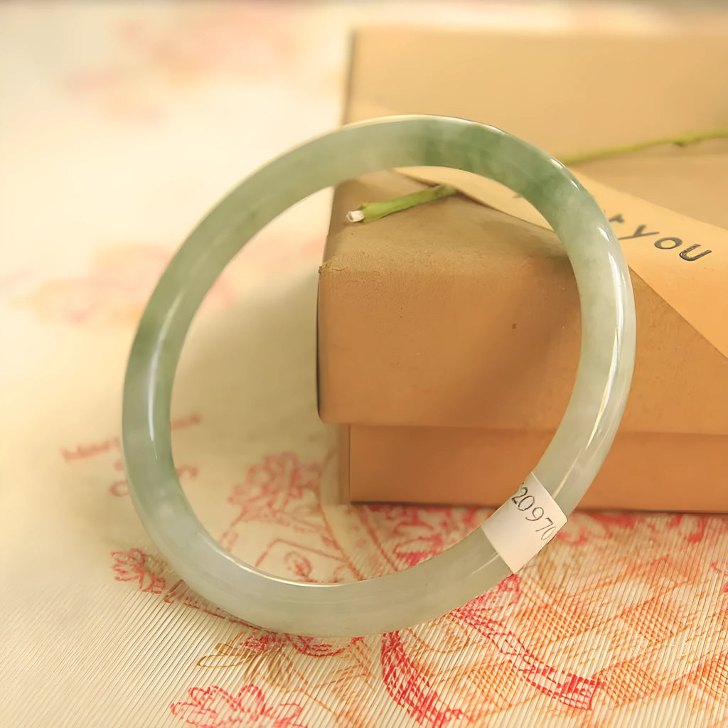 Green jade waxy geometric bracelet with manual craftsmanship and adjustable sizing