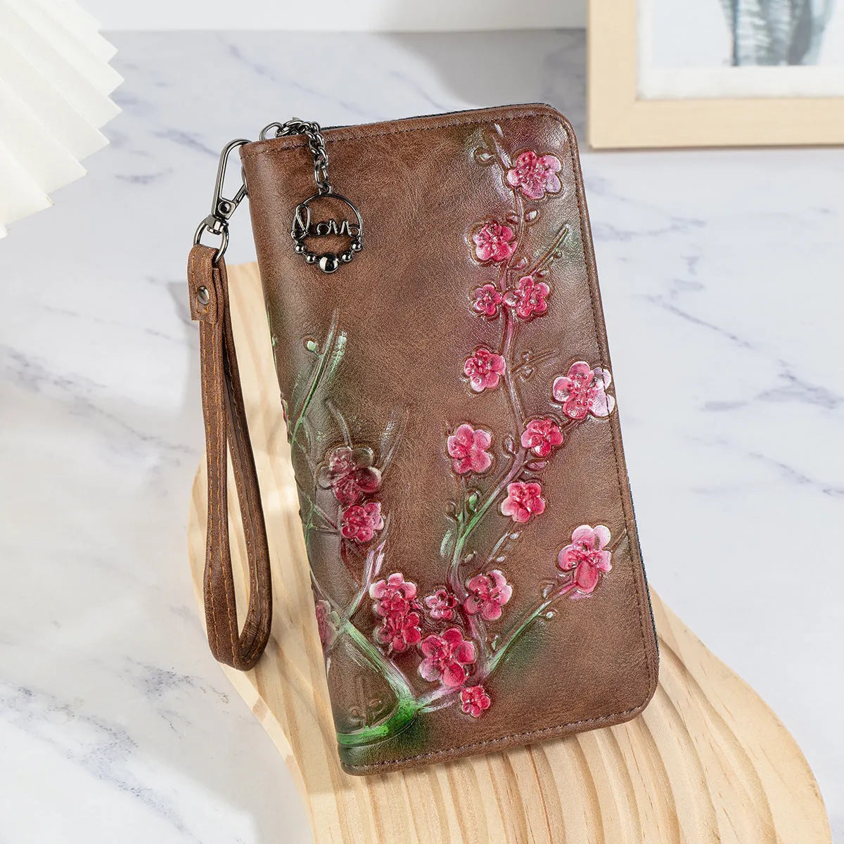 Embossed floral pattern handbag in Chinese style with European American retro design