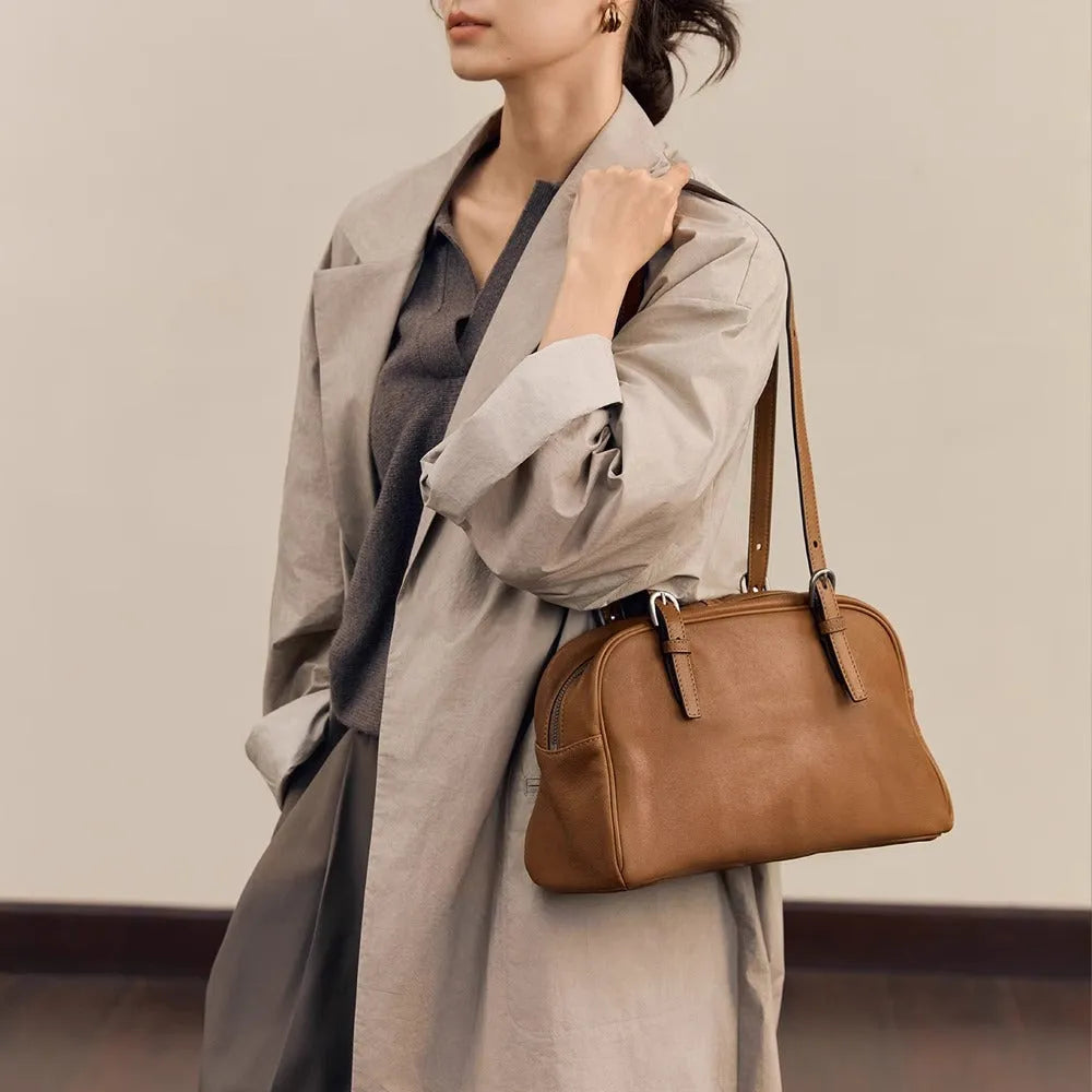 Women's retro genuine leather shoulder bag in horizontal square shape with double strap