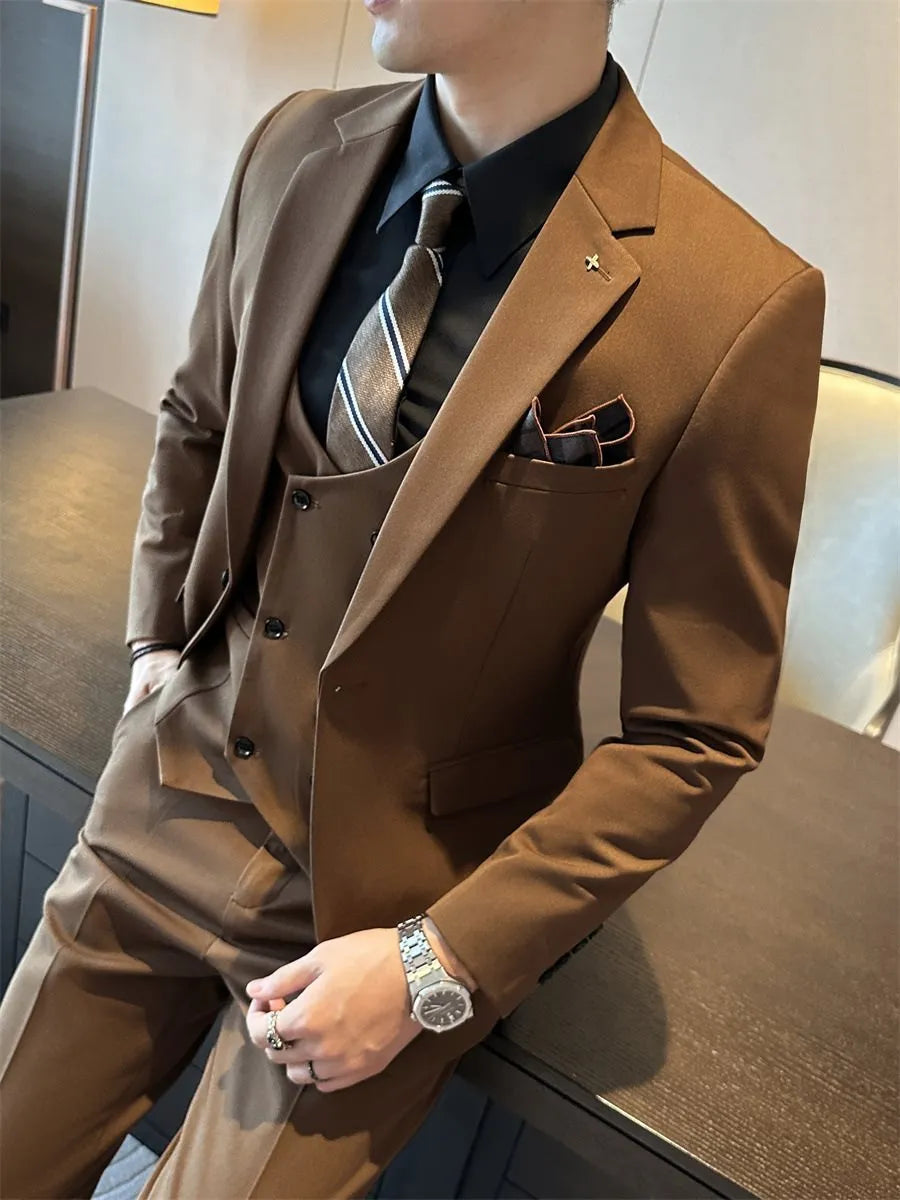 Men's slim fit formal jacket in dark green, made from chemical fibre blend fabric with adhesive interlining.