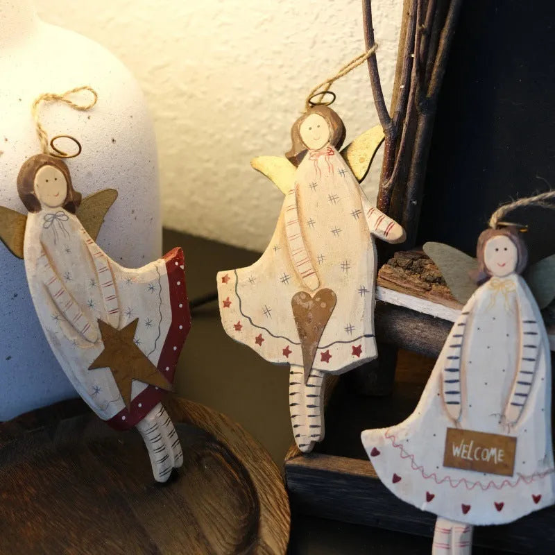 Hand-painted wooden door pendant with carved heart or letter design in American country style