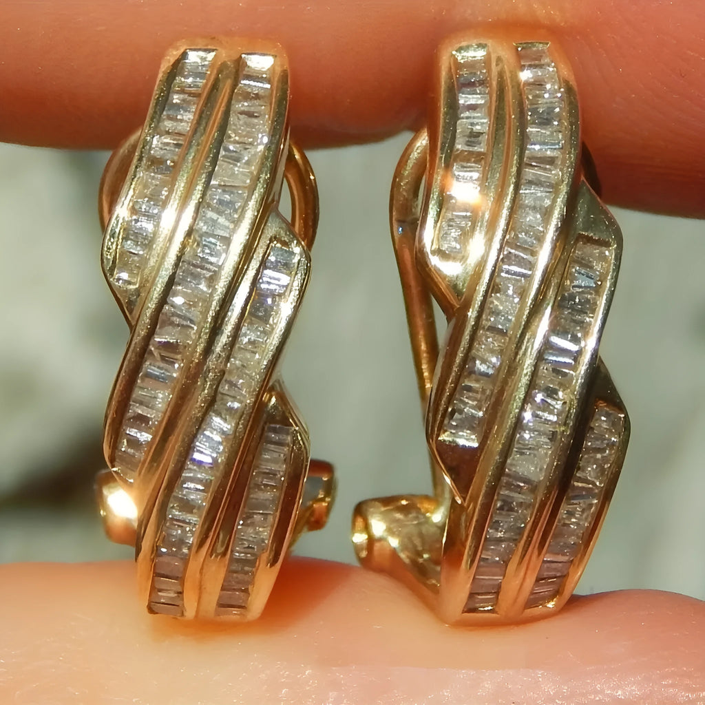 Gold geometric round retro fashion earrings with copper construction for unisex wear