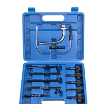 Thirteen-piece manual transmission oil refuelling kit with pump, hose and vehicle connectors