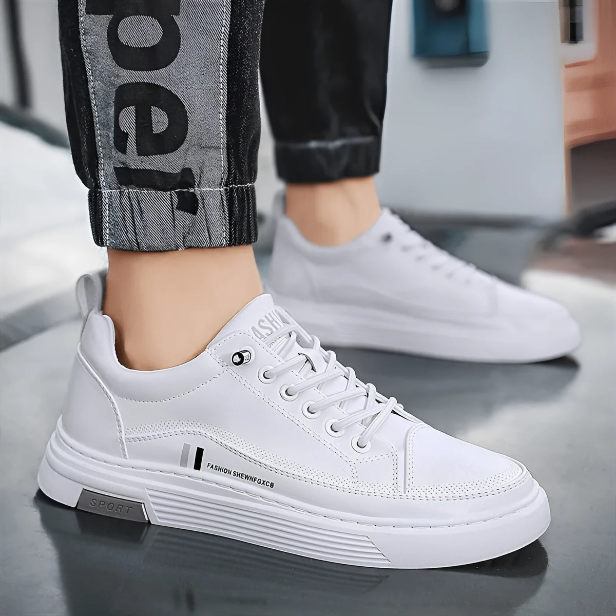 Men's black and white skateboard shoes with elastic band and microfiber upper