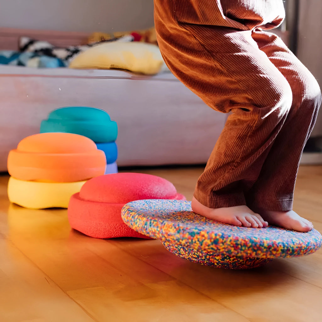 Plastic wood surf balance board for children with wood-inspired finish