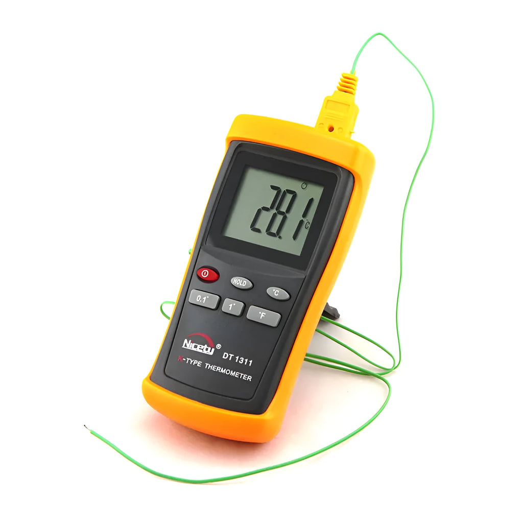 Portable K type electronic thermometer in plastic, 73 × 146 × 33mm, picture colour, household temperature meter