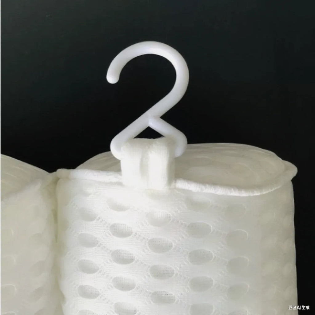 White bathtub pillow with 4D mesh material and seven suction cups showing 3D permeable construction