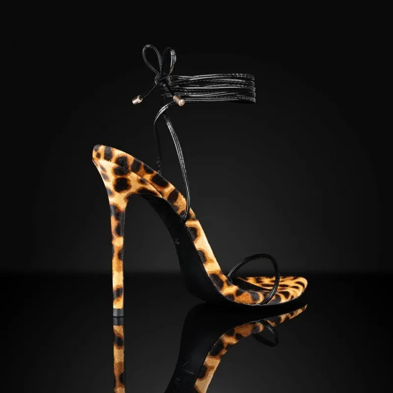 Women's leopard print Roman sandals with pointed toe and buckle fastening in various sizes
