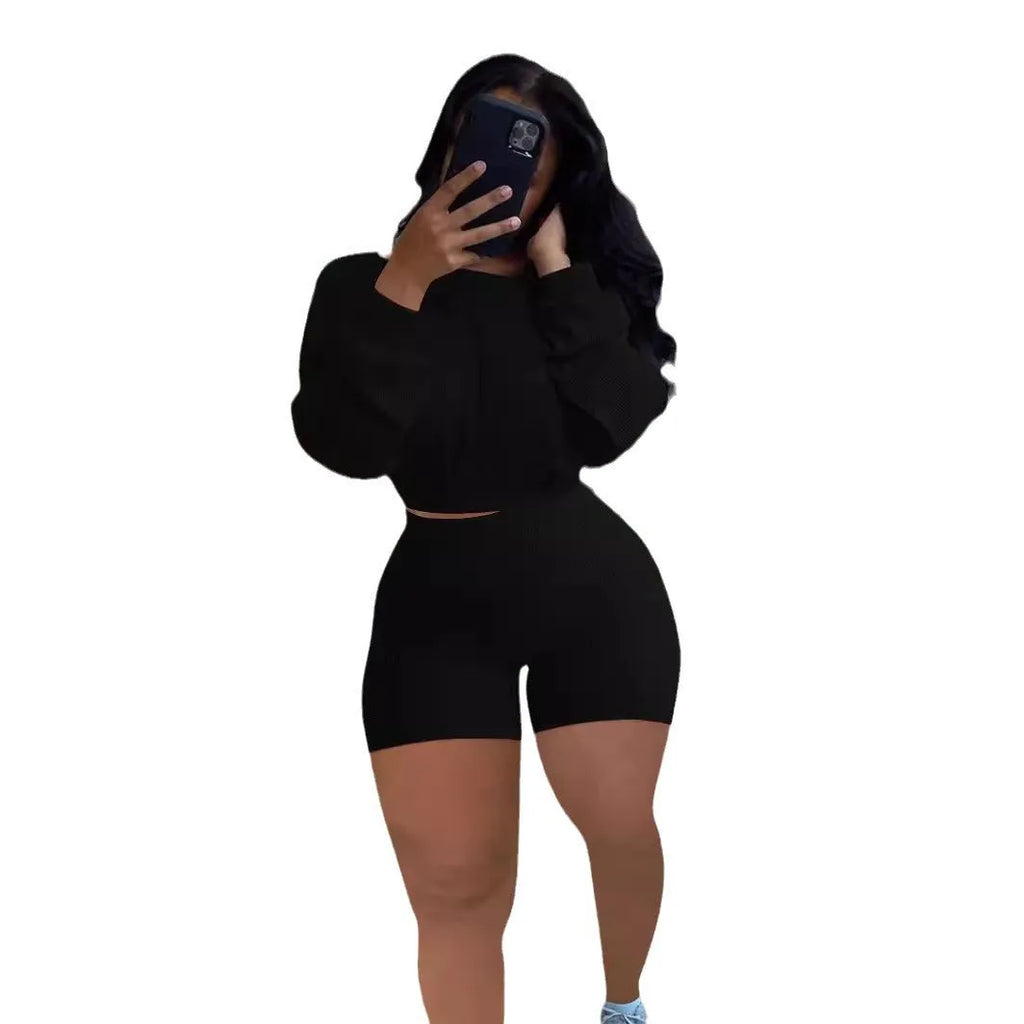 Women's off-the-shoulder sunken stripe two-piece set in solid colour with long sleeves and shorts