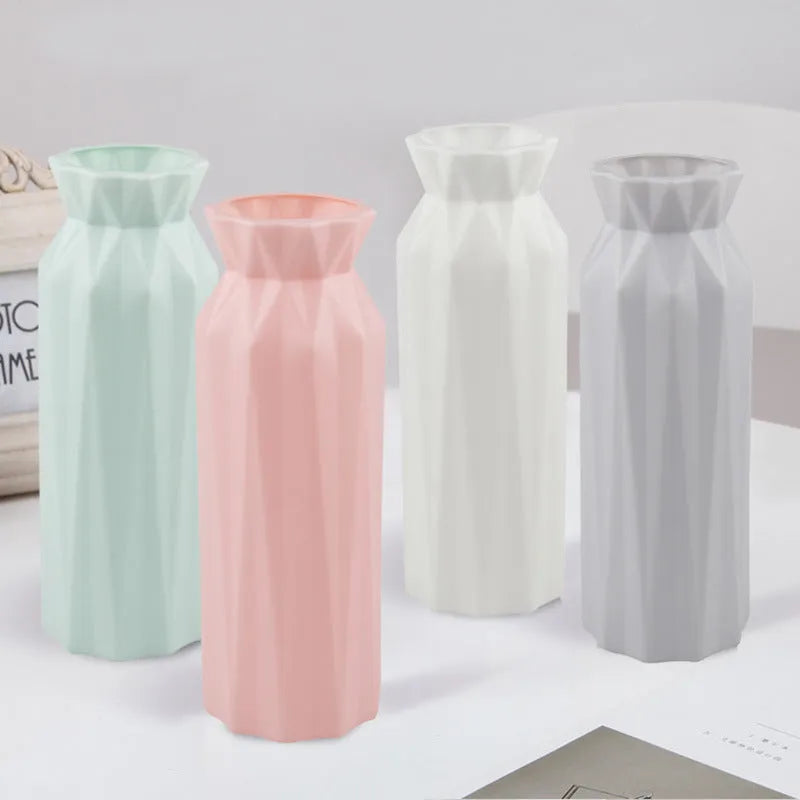 Green drop-resistant melamine plastic vase with a 7.2cm base for home or office decoration.