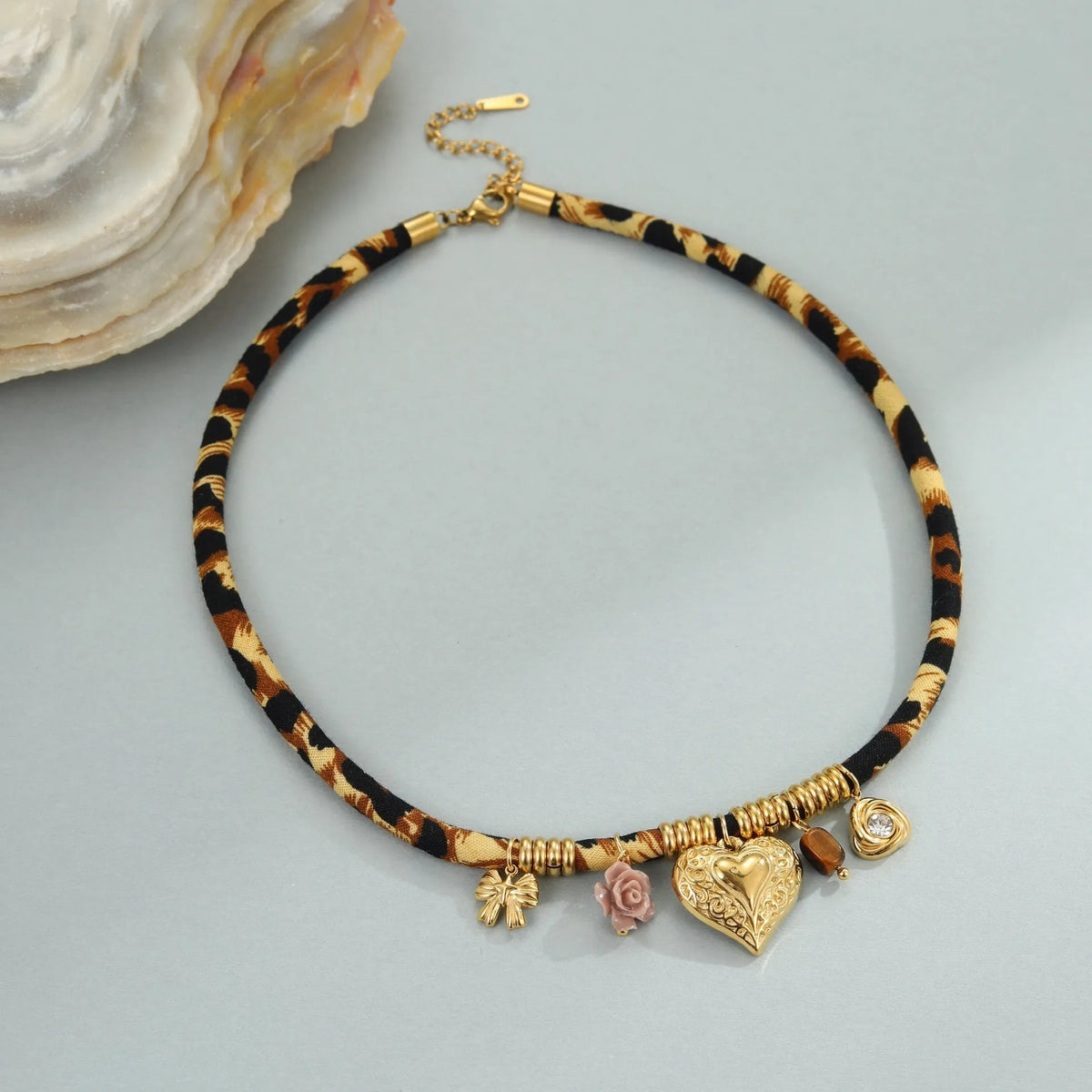 Geometric leopard pattern stainless steel necklace with gold plating on adjustable chain